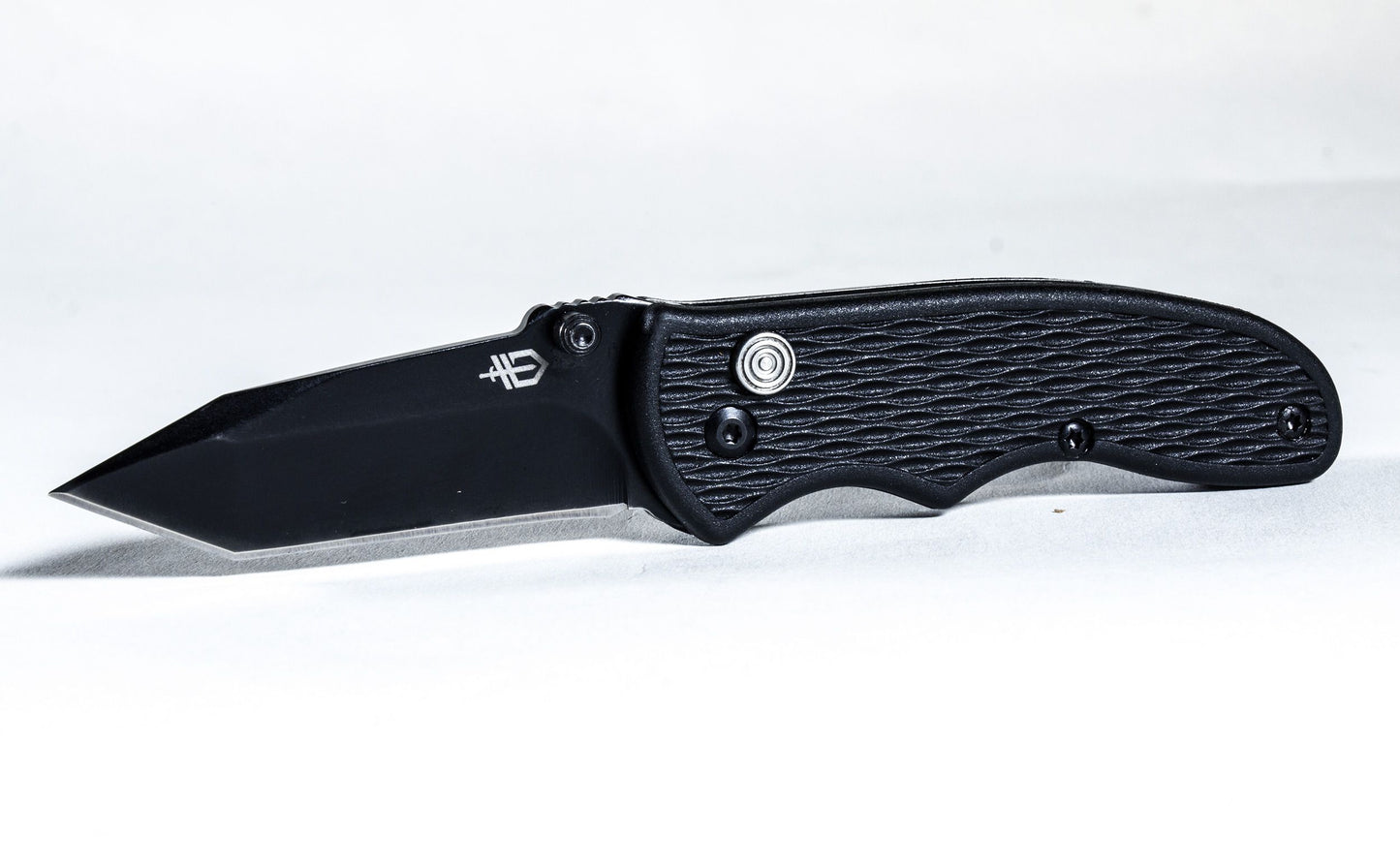 Side view of Gerber FAST Draw knife fully open on white background
