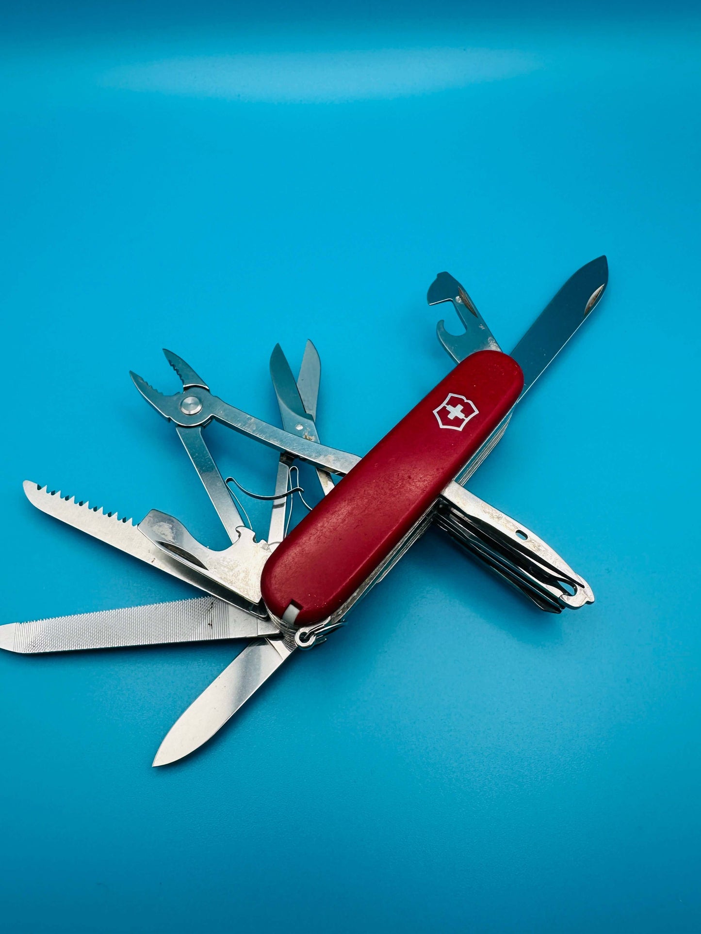 Victorinox 91mm Swiss Army Knife Craftsman – side angle showing full toolset