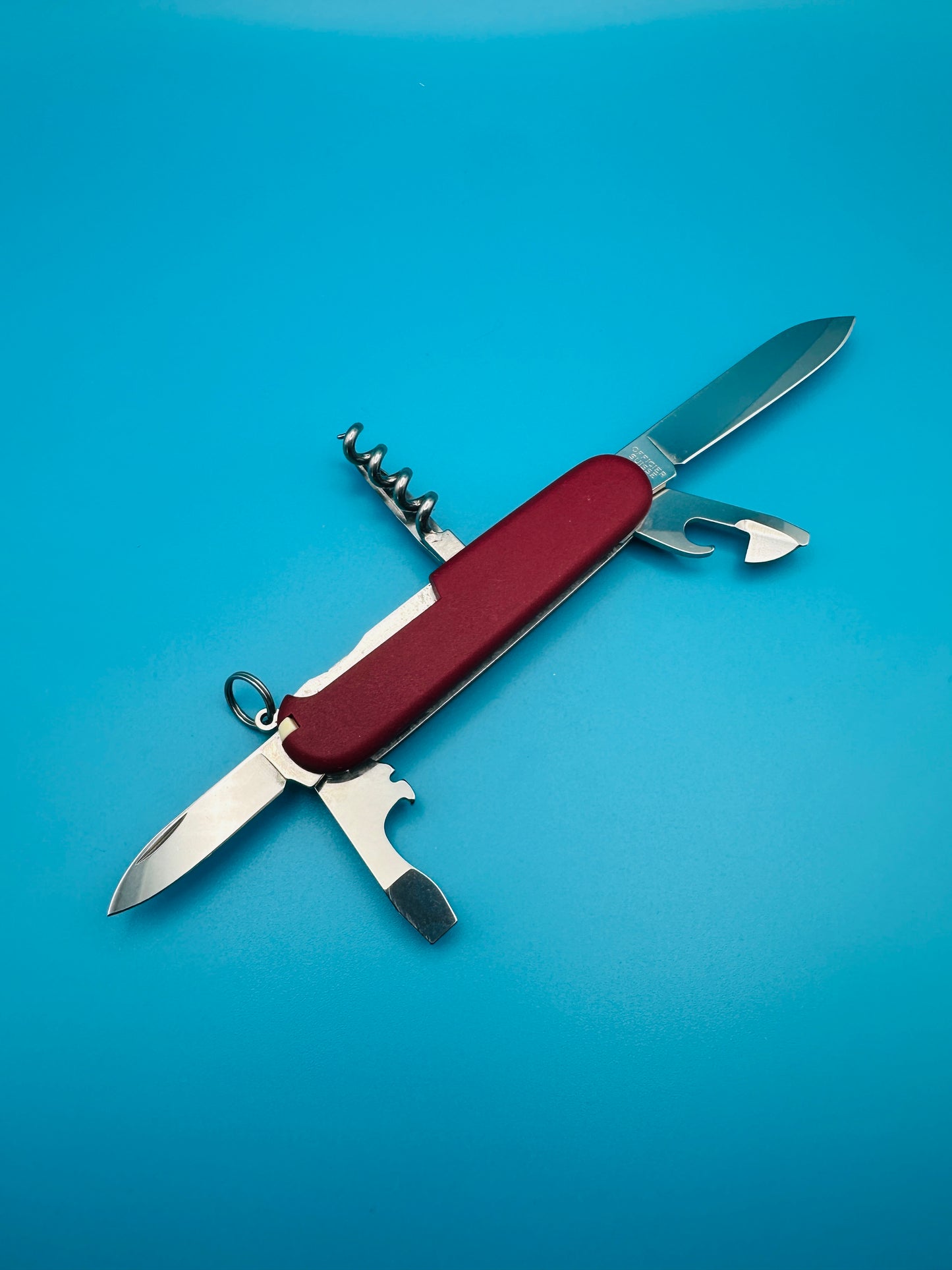 Top view of Spartan knife with blade and screwdriver extended