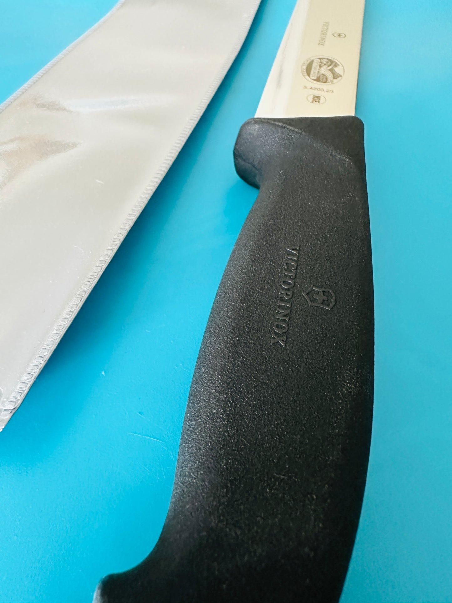 Victorinox 10" Swiss Slicing Knife 5.4203.25 – Fibrox Handle, Stainless Blade (NEW)