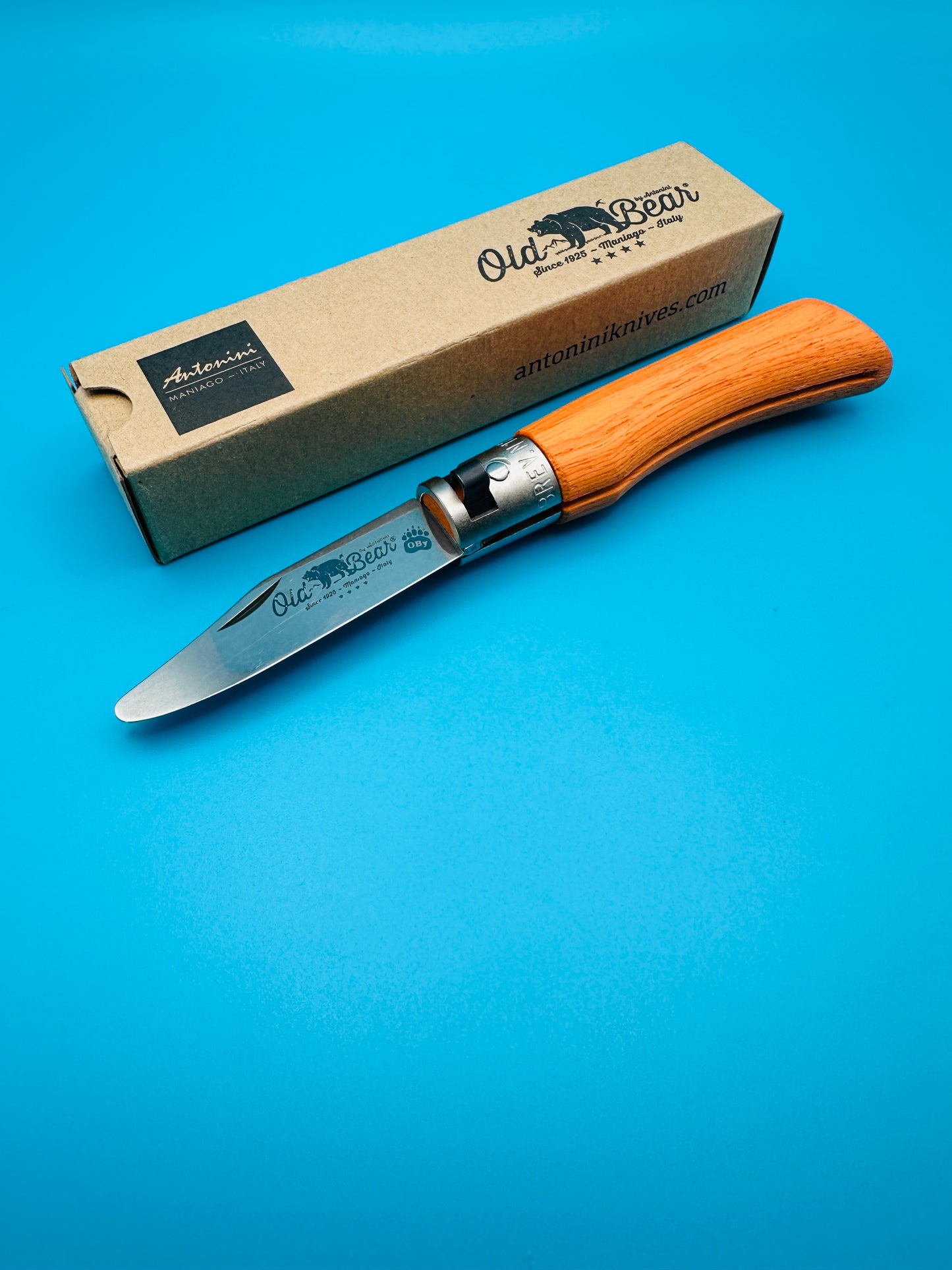 Old Bear XS knife open – blunt tip satin finish blade