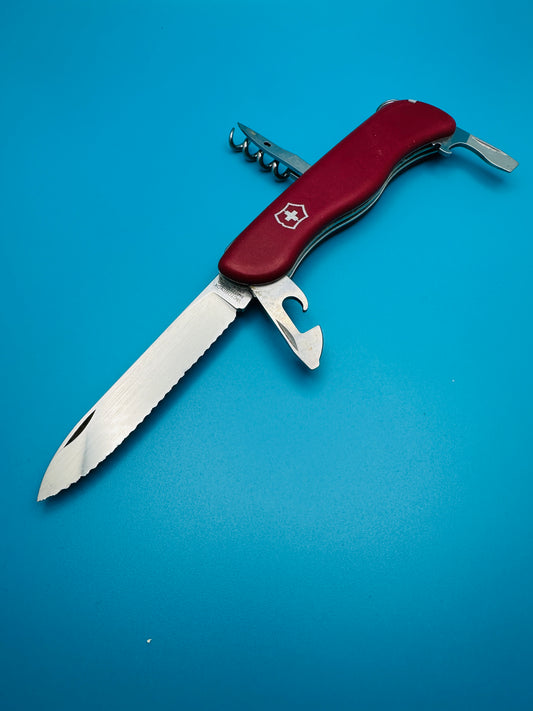 Victorinox Picknicker Serrated Blade 111mm Swiss Army Knife – Red  Multi-Tool 