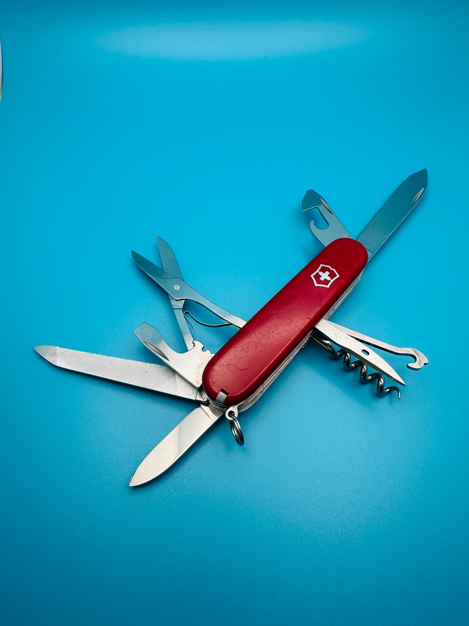 Victorinox Mountaineer Swiss Army Knife 91mm – Red Multi-Tool (Used)