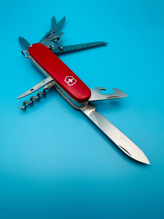 Used Victorinox Huntsman Swiss Army Knife 91mm Red – All tools extended