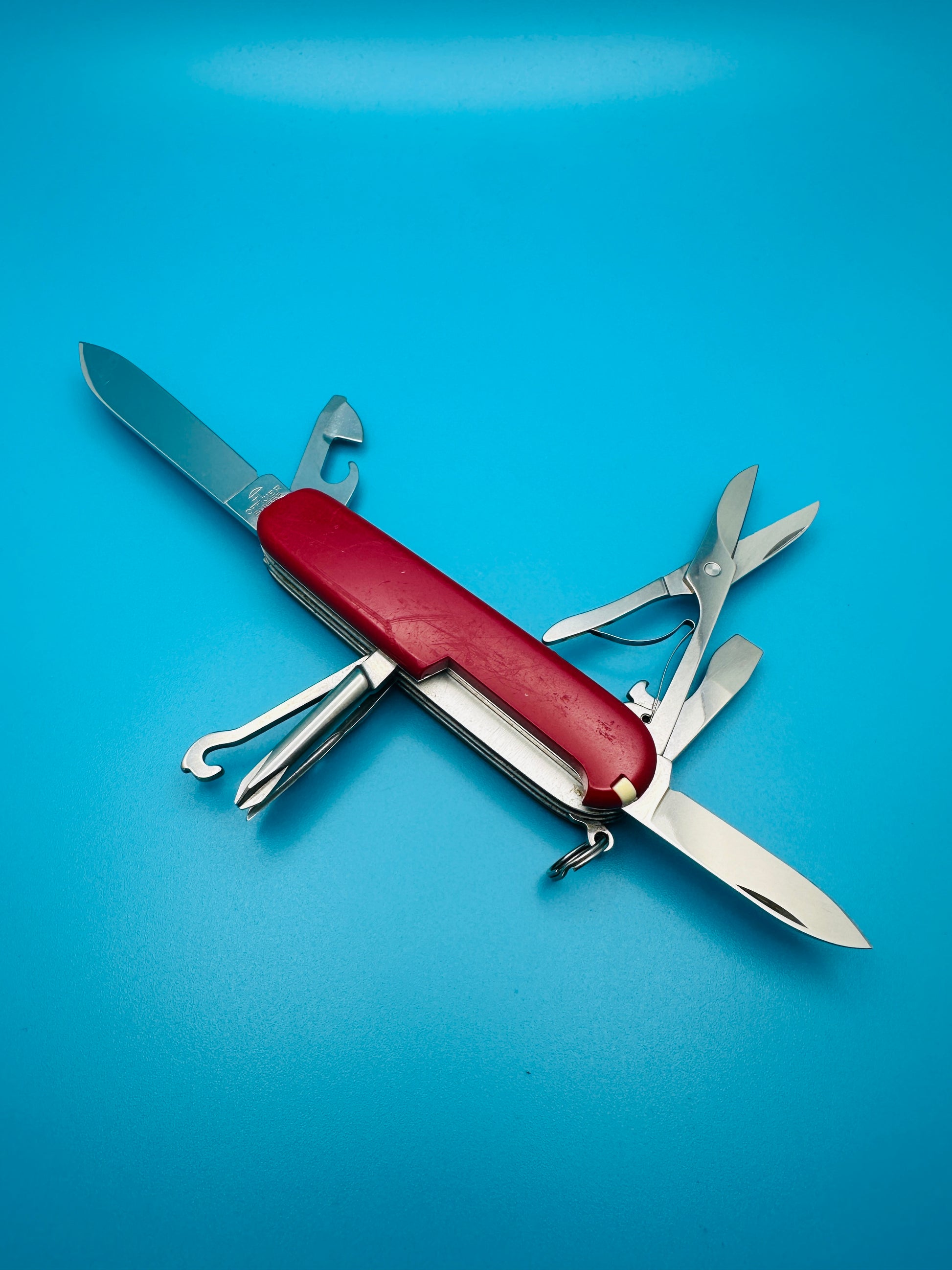 Victorinox Super Tinker 91mm Swiss Army Knife – Red Multi-Tool (Used)