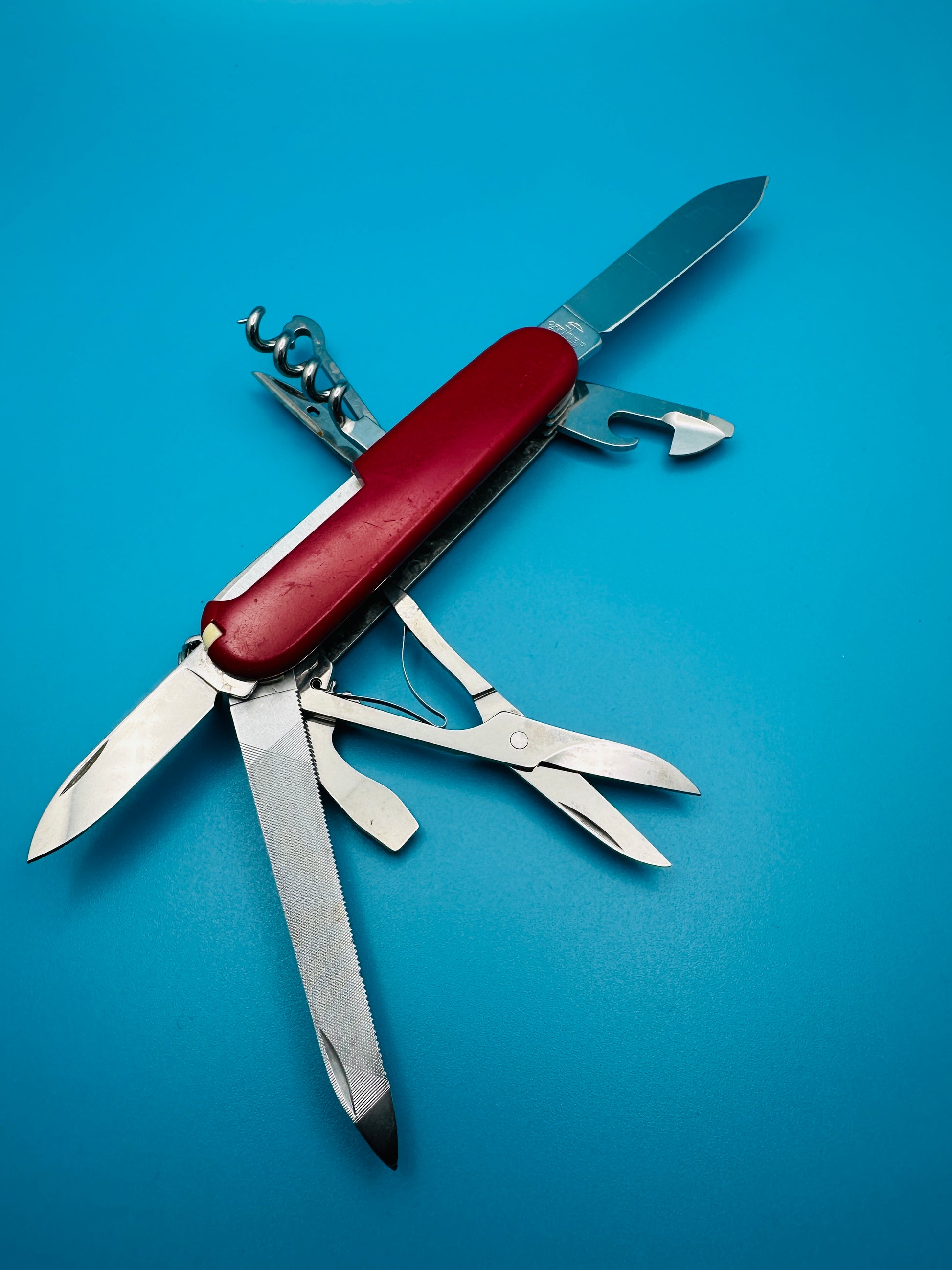 Victorinox Mountaineer Swiss Army Knife 91mm – Red Multi-Tool (Used)