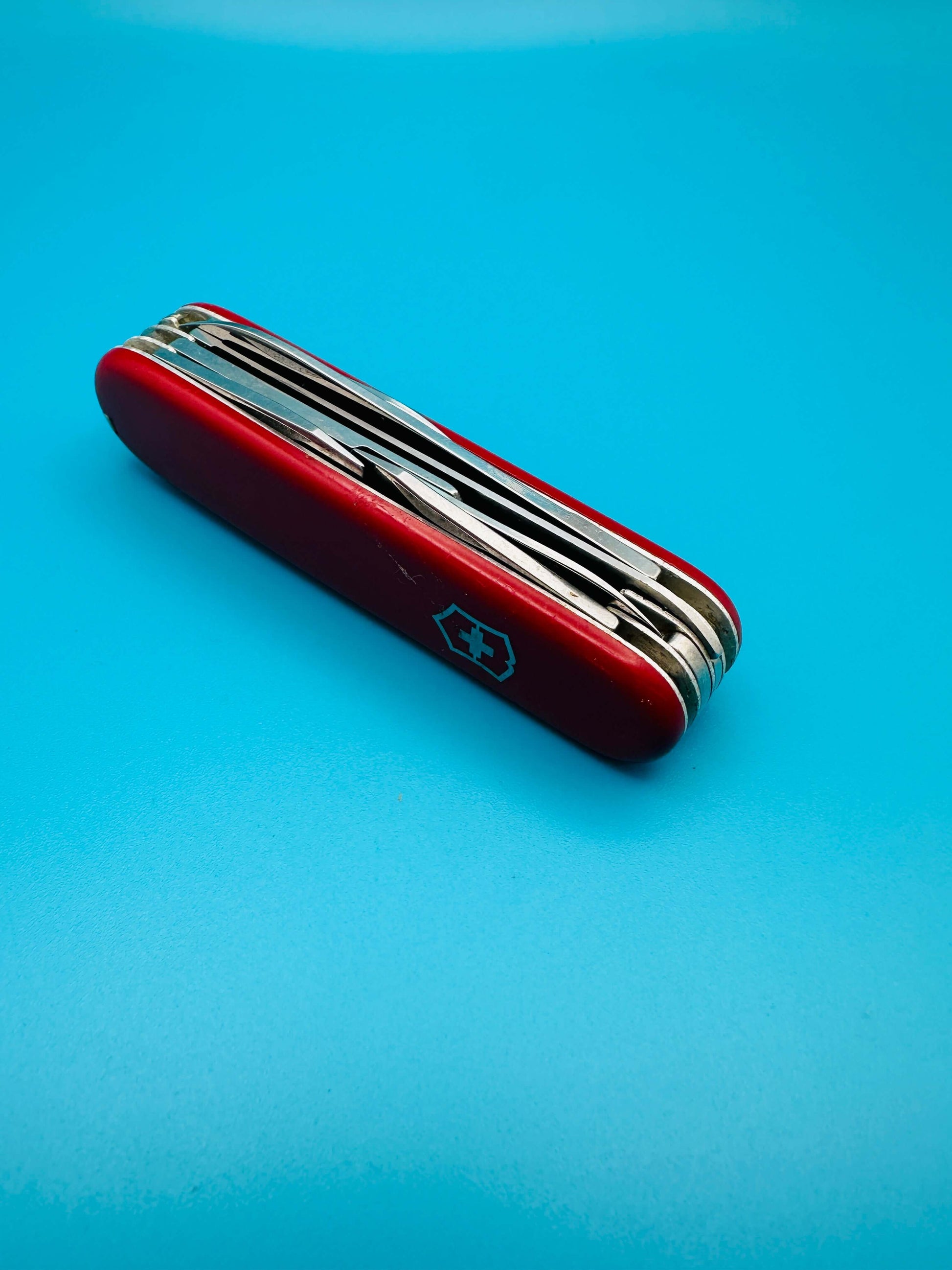 Victorinox Huntsman 91mm Multi-Tool — Rear view showing key ring and toothpick slot