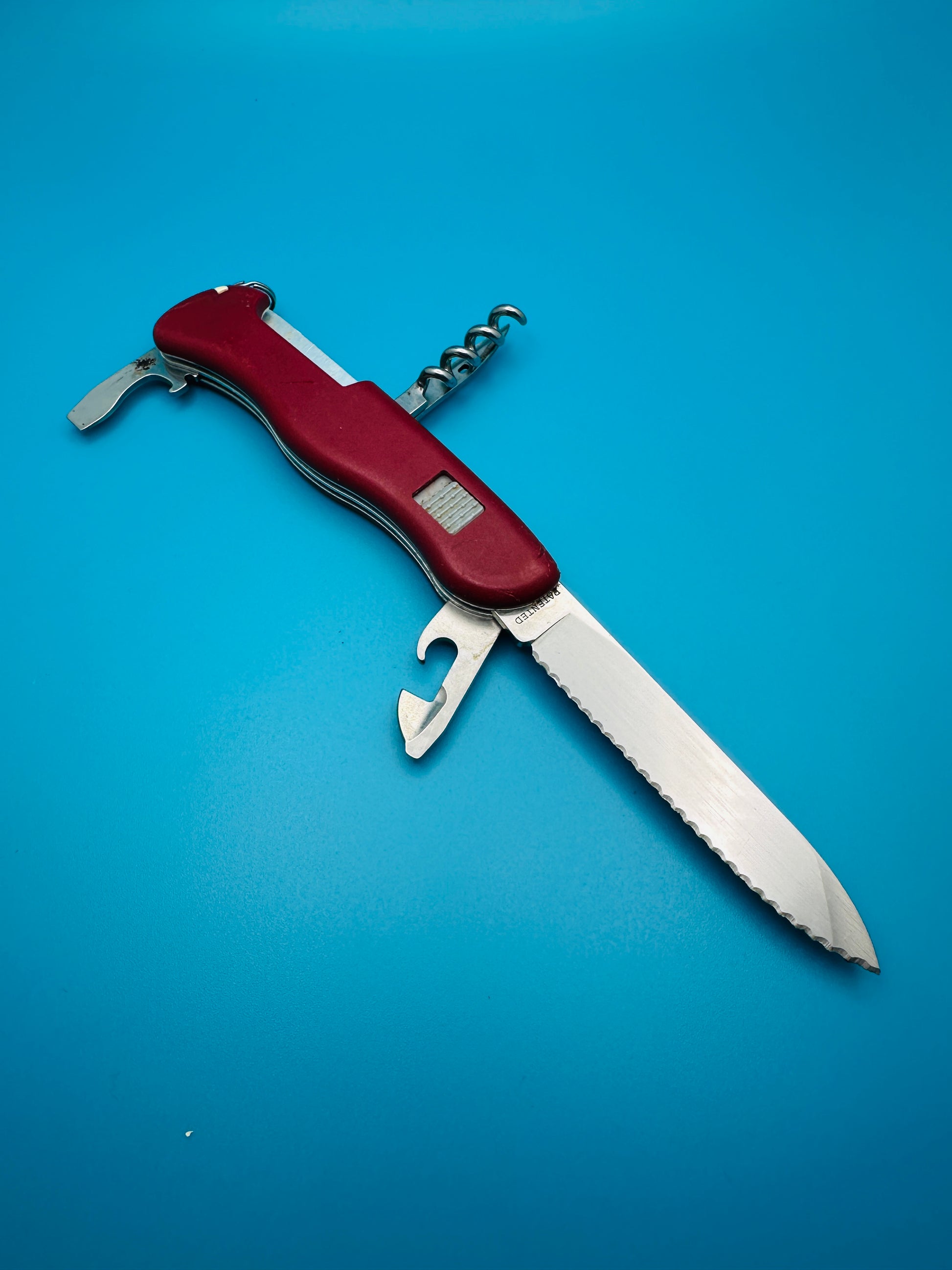 Victorinox Picknicker Serrated Blade 111mm Swiss Army Knife – Red  Multi-Tool 