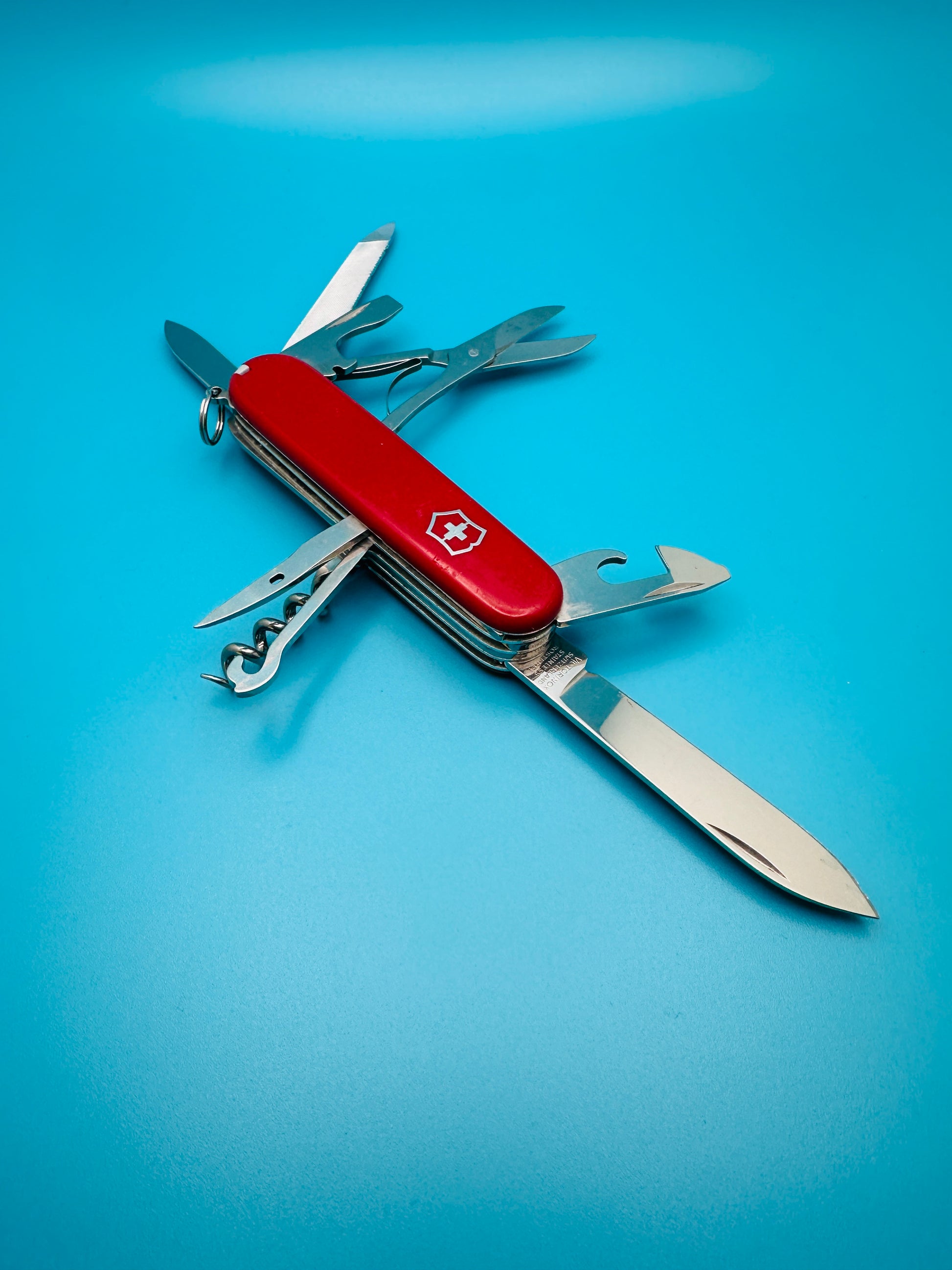 Victorinox Mountaineer Swiss Army Knife 91mm – Red Multi-Tool (Used)